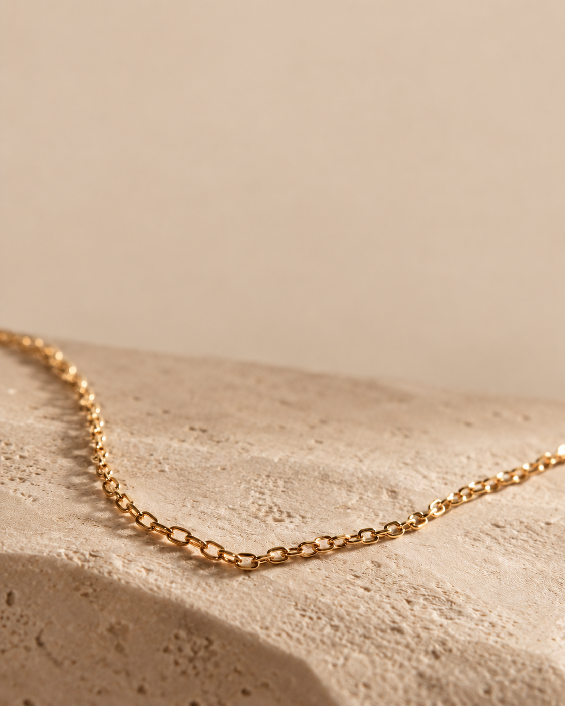 Colar Sussurro em corrente veneziana de ouro 18k